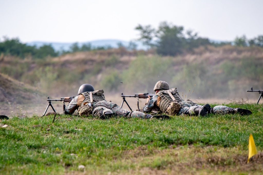 Trageri militare în Poligonul Poplaca, pe tot parcursul lunii septembrie. În ziua cu cel mai lung program, exercițiile se încheie la ora 23:00