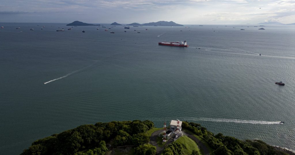 Aglomeraţie în Canalul Panama: Unele nave ocolesc întreaga Americă de Sud ca să nu mai stea la rând