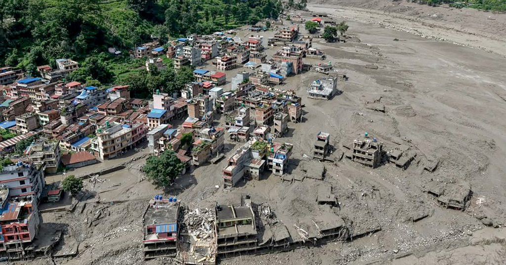 Statul Nepal refuză ajutorul străin pentru operaţiunile de salvare în urma dezastrului provocat de viituri