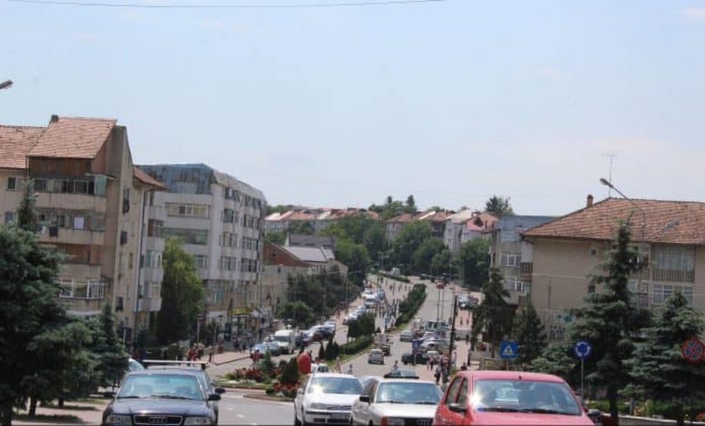 Fără permis, s-a urcat la volanul mașinii părinților, după ce le-ar fi furat cheile. Prins de polițiști la Dorohoi