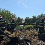 Bacău: Bărbat mort după ce un incendiu provocat cel mai probabil de un scurtcircuit i-a cuprins locuinţa