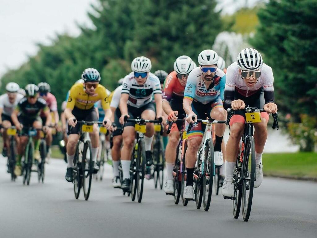 Un șofer de 72 de ani a lovit doi bicicliști participanți la „L’Étape Romania by Tour de France” din București