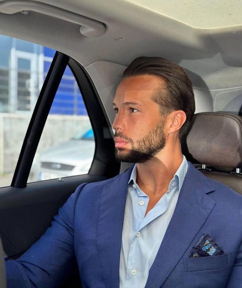 „Mi-e foame!” Tristan Tate se plânge de condițiile din închisoare, în timp ce frații să fie eliberați pe cauțiune