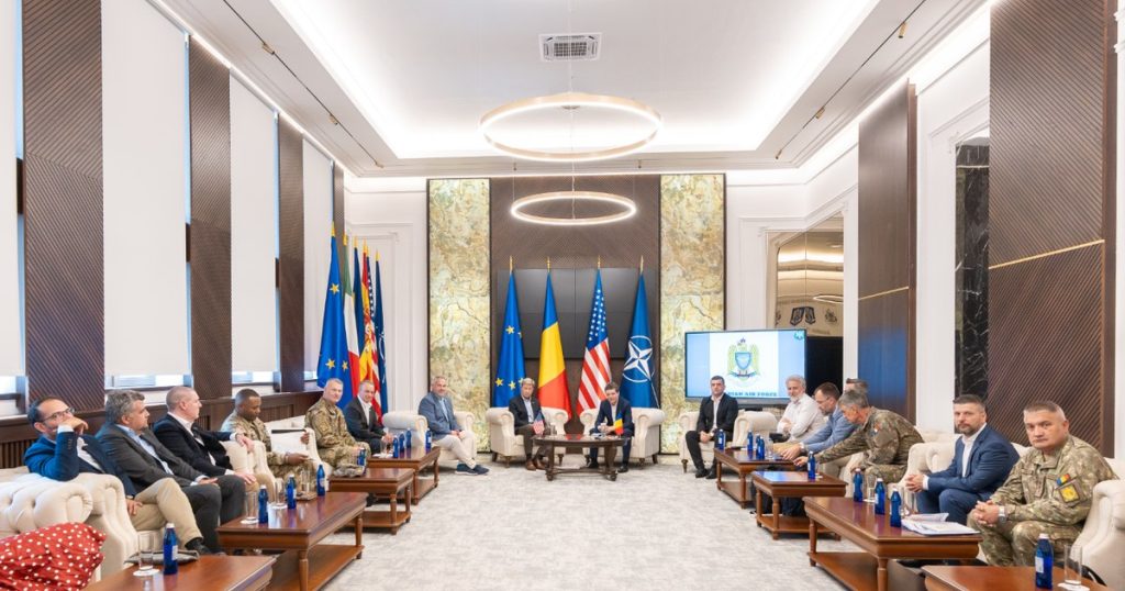 Nicușor Dan i-a primit pe congresmenii americani la Baza Mihail Kogălniceanu. Președintele a luat masa alături de militari