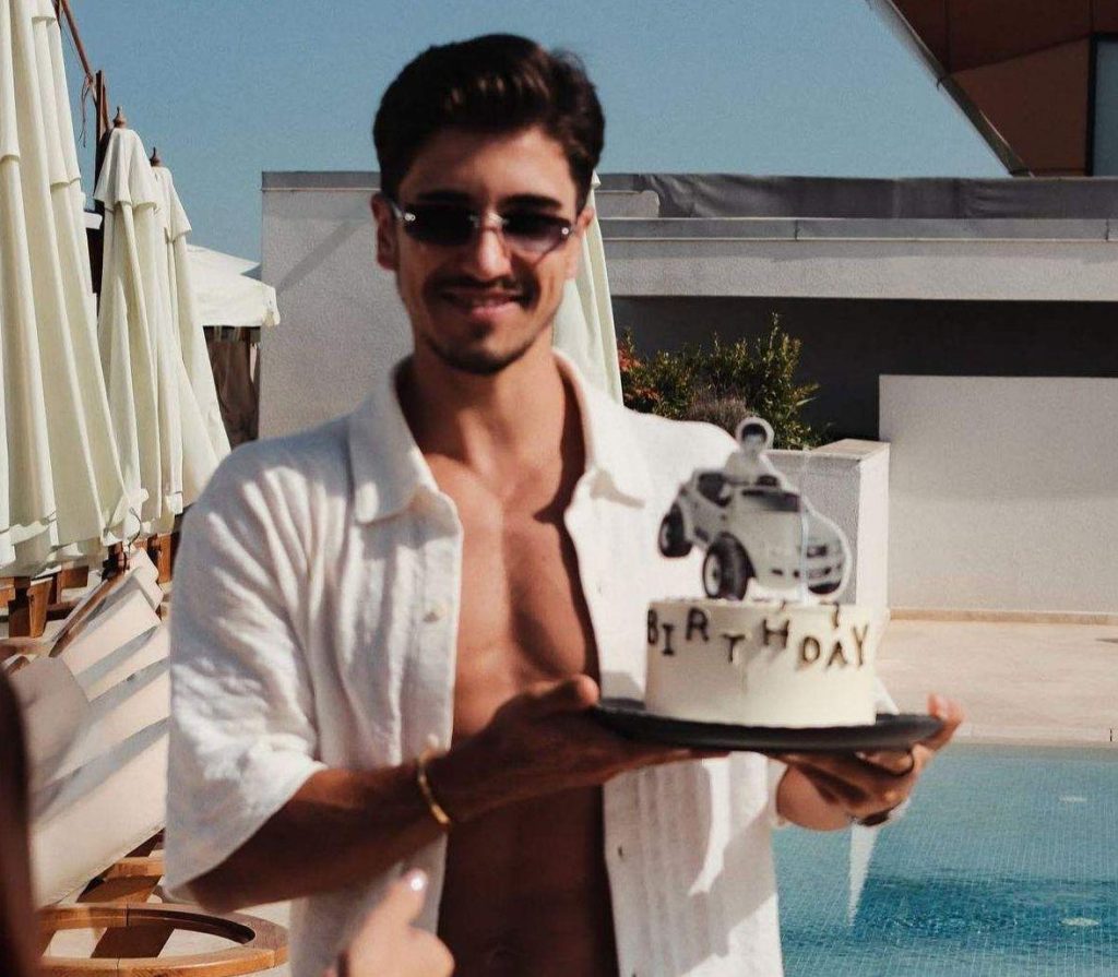 Sebastian Dobrincu a împlinit 28 de ani: „Un milion de motive să zâmbesc”