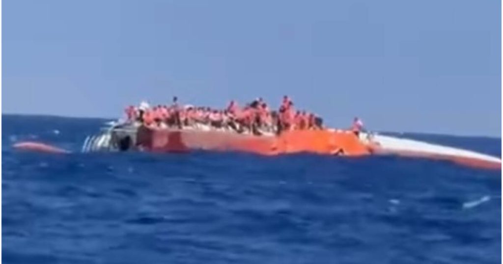 Feribot scufundat în Cipru: bilanţul urcă la opt morţi şi 17 daţi dispăruţi din 267 de oameni de la bord