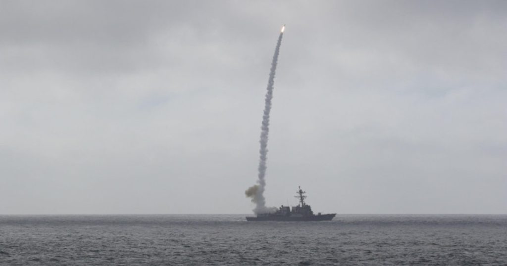Forţele americane au lovit lansatoare de rachete iraniene în Strâmtoarea Ormuz, în prima acţiune militară din ultimele săptămâni