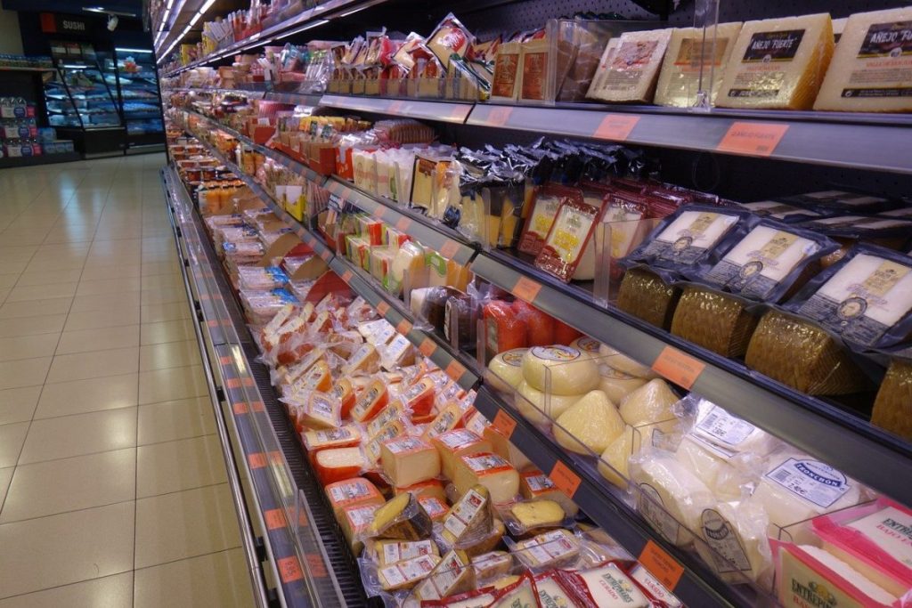 Bloomberg: Războiul şi condiţiile meteorologice extreme au provocat, în august, cea mai mare creştere a preţurilor produselor agricole, începând din 2012