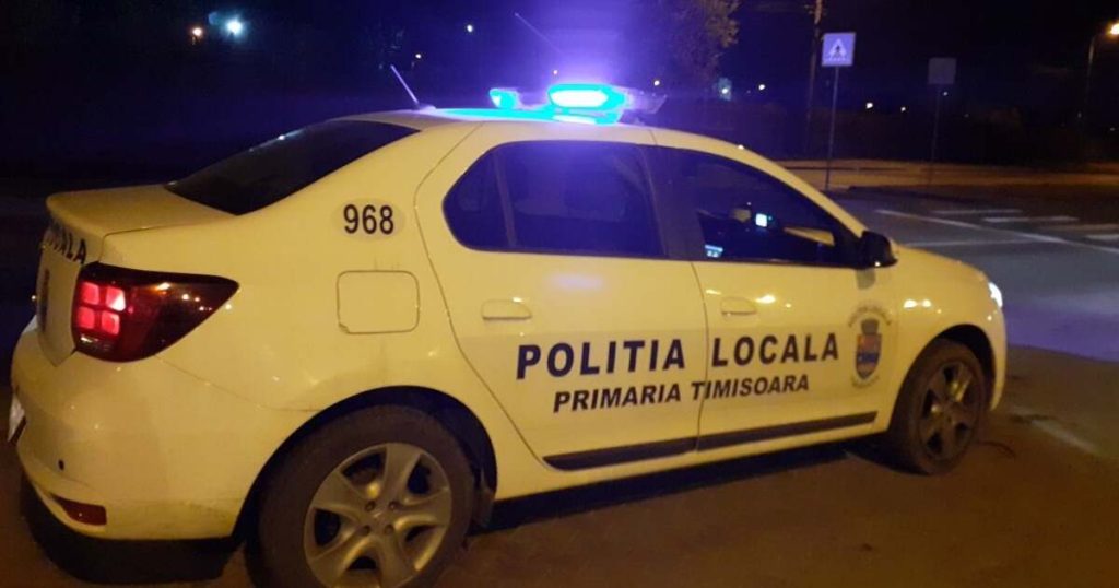 Doi bătrâni rătăciți, ajutați de polițiștii locali din Timișoara să ajungă acasă