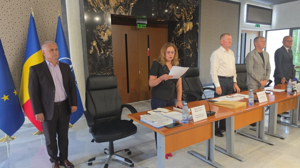 FOTO O profesoară din Botoșani a devenit consilier județean. Astăzi a depus jurământul