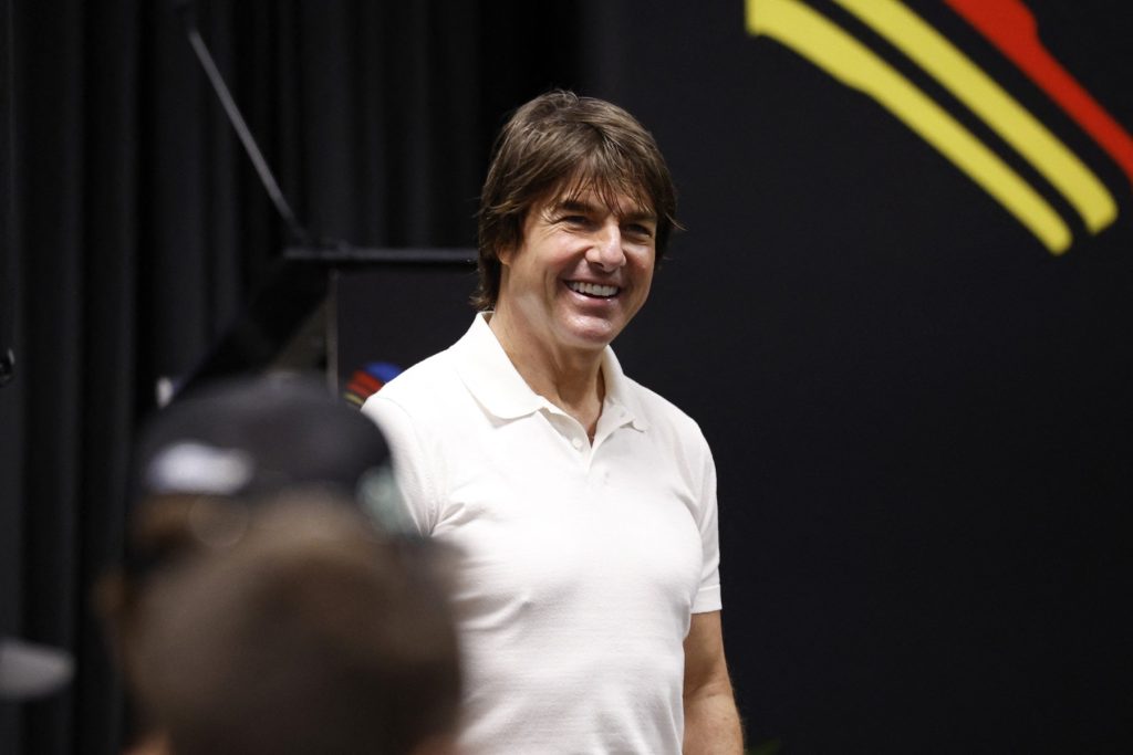 Tom Cruise revine într-unul dintre rolurile care l-au consacrat, iar Anne Hathaway i se alătură: „Nu ratați”
