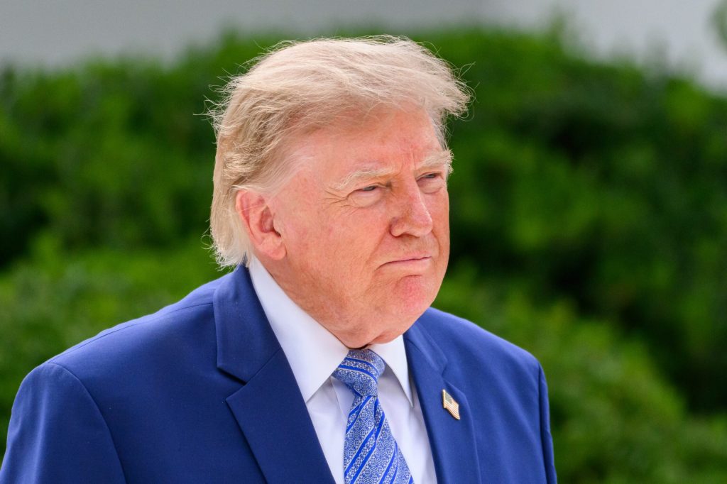 Trump îi critică pe cei care se opun centrelor de date AI în SUA: Vor să ajungă înapoiați și săraci