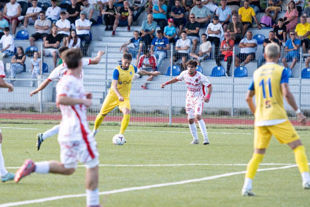 Corona Brașov debutează în grupele Cupei României contra FC Bihor. Gicu Grozav debordează de optimism