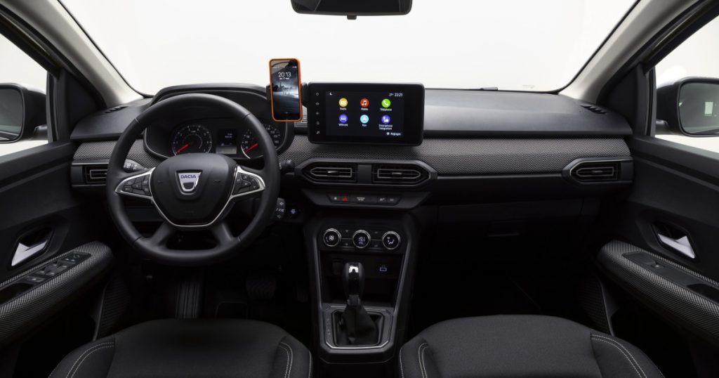 Înmatriculările de autoturisme noi în România au scăzut cu peste o treime în august (APIA)
