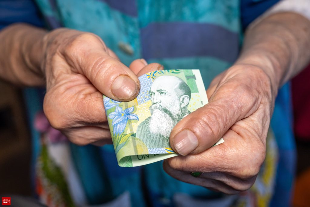 Doar un român din zece a reușit să pună bani deoparte în ultimul an. Ce încredere au oamenii în BNR, pe o scală de la 1 la 7