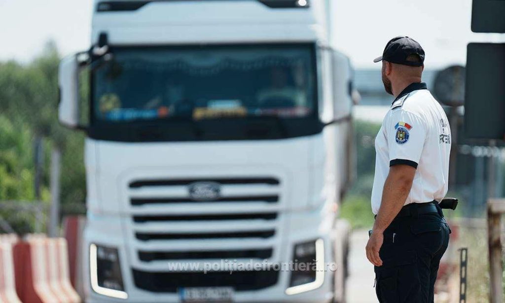 Un polițist de frontieră a refuzat 100 de euro oferiți pentru facilitarea intrării în România