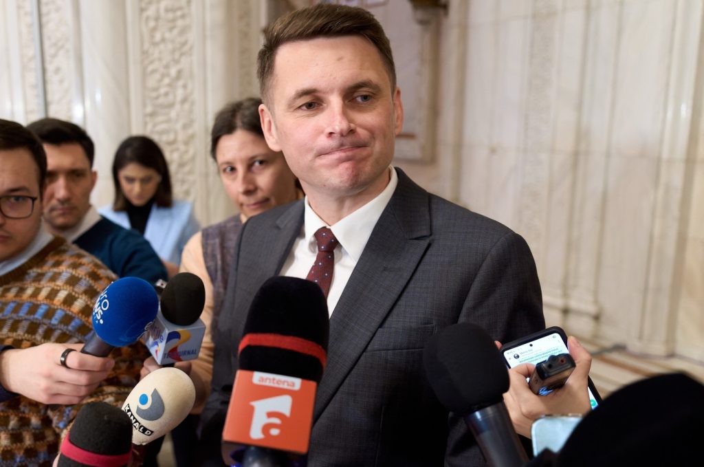 Mircea Abrudean, despre întâlnirea lui Bolojan cu șefa CCR în biroul președintelui Senatului: „Am avut o înţelegere cu premierul de a utiliza biroul ori de câte ori are nevoie”