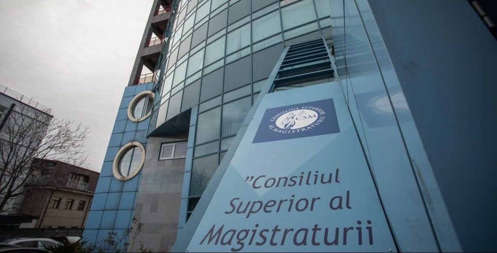 Inspecția Judiciară a cerut suspendarea din magistratură a judecătoarei din cazul ROMATSA, scoasă cu jandarmi din sala de judecată după ce a pledat în propria cauză