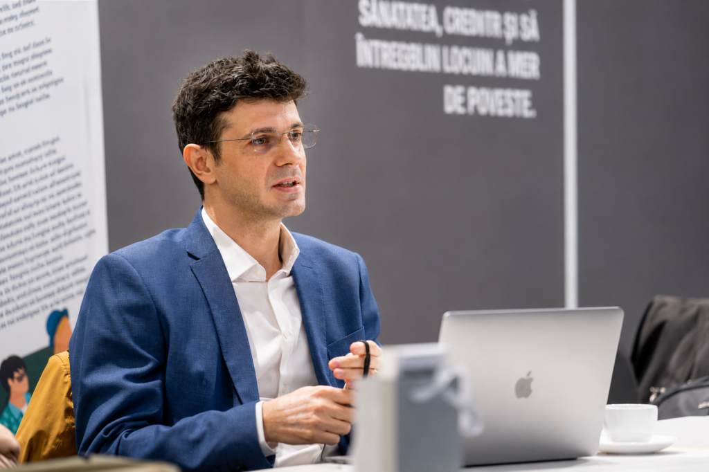 A doua sfidare a ministrului Educației față de profesori și angajații din universități: după Daniel David anul trecut, Mihai Dimian pune din nou voucherele de vacanță în dezbatere după ce vacanța s-a terminat deja / Pe calendarul prevăzut tichetele vor aj