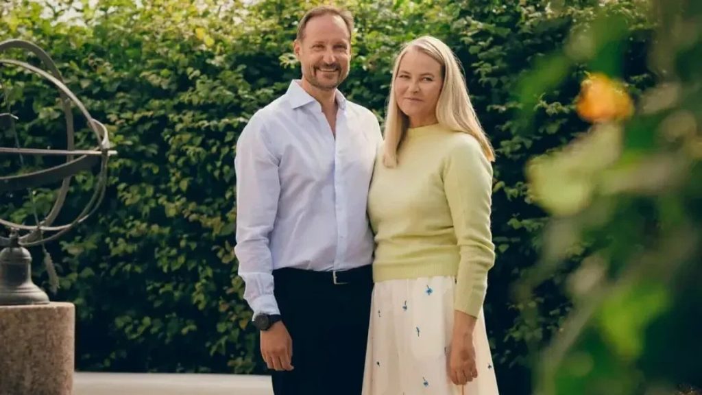 Regina Norvegiei, spitalizată la câteva ore după ce soţul ei a depus jurământul de suveran