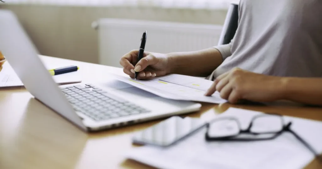 Casa de Pensii a lansat o nouă platformă online. Ce pot rezolva pensionarii și angajații de acasă, fără să meargă la ghișeu