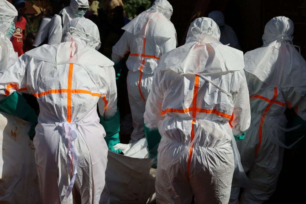 Ebola face ravagii în Congo. Numărul deceselor cauzate de epidemie a depășit 3 000