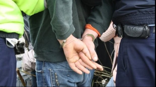 Neamț. Mamă agresată de unul dintre copii: bărbatul a încălcat ordinul de protecție și a fost reținut de către autorități