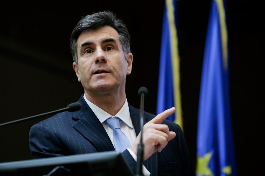 De ce întârzie formarea unui guvern cu puteri depline în România (Op-ed)