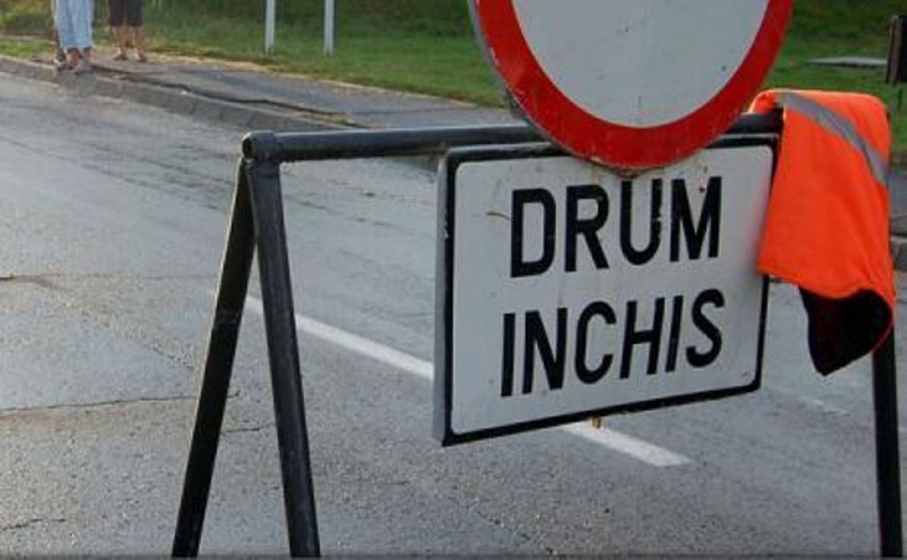 Trafic închis într-o localitate tranzitată de clujeni. Cât durează restricțiile în zonă