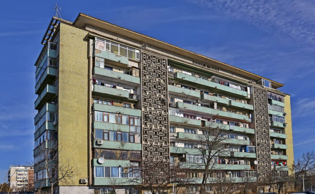 Apartament cu două camere, scos la vânzare de ANAF cu mai puțin de 7.000 de euro. Unde se află locuința