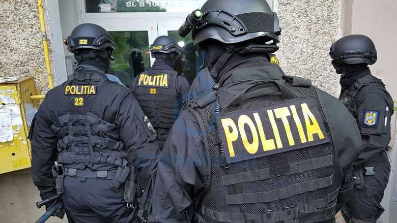 Percheziții în Dolj, Galați, Ilfov și Olt într-un dosar de pornografie infantilă. Cinci persoane, reținute