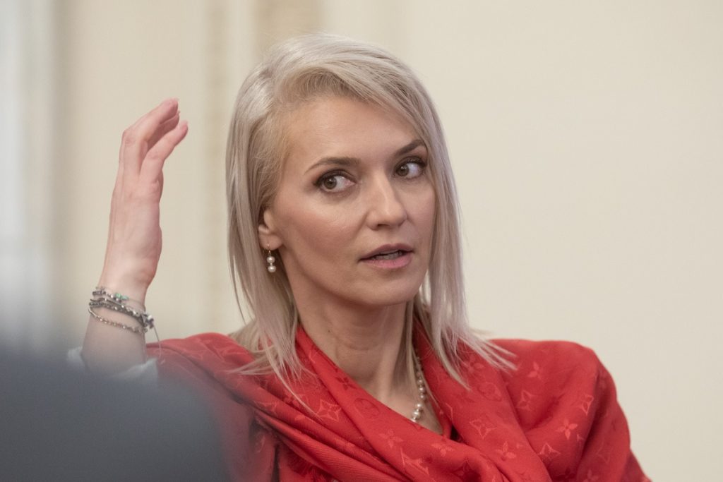 Gorghiu îl atacă pe Bolojan, după ce în PNL au intrat mai mulți parlamentari de la SOS, AUR, POT și chiar de la PSD: Cum îl cheamă pe președintele ăla de partid care vorbea despre pierderea mandatului ca soluție pentru limitarea traseismului?
