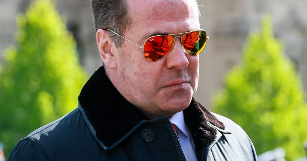 Dmitri Medvedev, virulent la adresa Germaniei: „Merită o lovitură directă asupra tuturor fabricilor de echipament militar destinate Ucrainei”