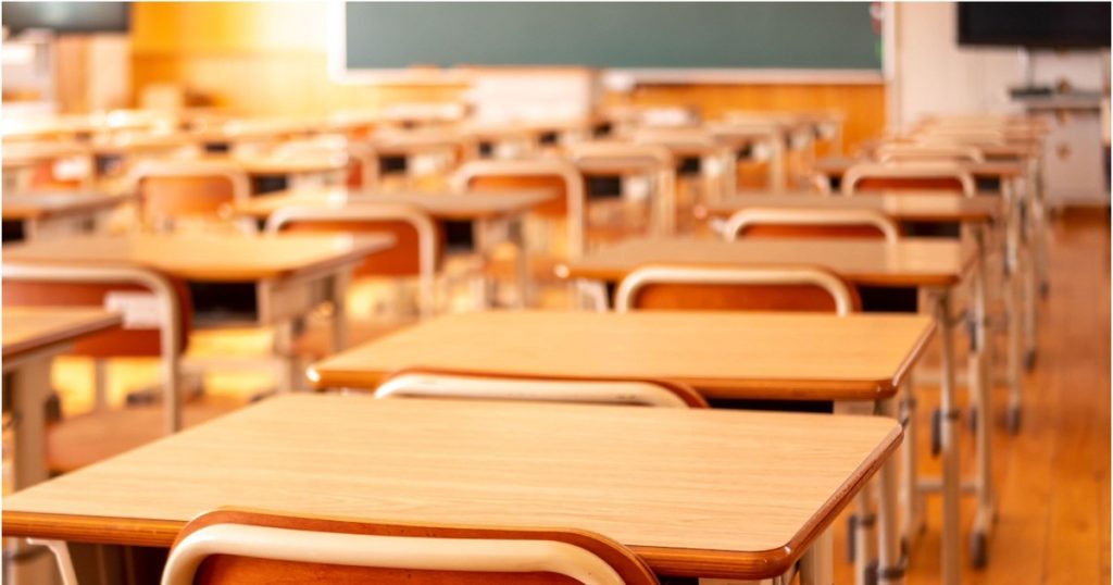 Peste 7.800 de posturi de director și director adjunct în școli vor fi scoase la concurs. Când începe înscrierea
