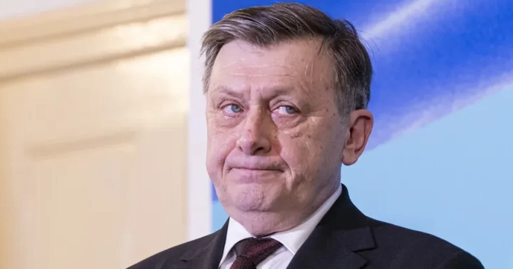 Crin Antonescu, atac frontal după scandalul Pahonțu: „În spatele tuturor acestor lupte văzute și nevăzute se regrupează influențe”
