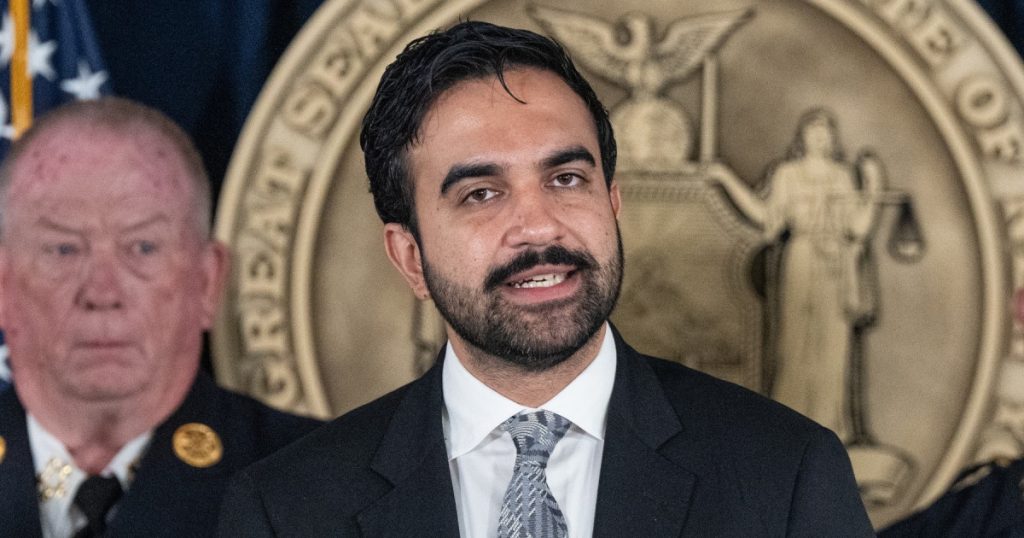 Primarul New York-ului interzice folosirea inteligenţei artificiale în școlile primare și gimnaziale. „Copiii au nevoie de profesori”