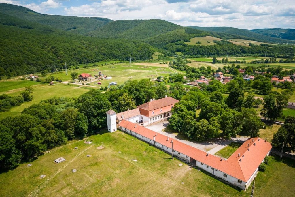 Se redeschide după restaurare Castelul Miko din Olteni (Covasna) / Va fi prezentat filmul ”Vita mia”, cu scene filmate aici