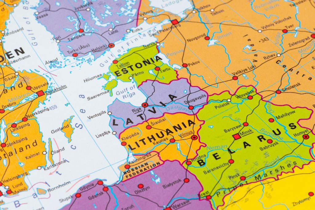 Scandal de proporții în Estonia / Țara baltică a cumpărat rachete pentru Ucraina de 70 de milioane de euro de la o firmă care nu fabrica rachete / Ministrul Apărării demisionează