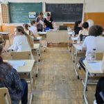 Guvernul a aprobat acordarea de stimulente financiare pentru absolvenţii care au obţinut media 10 la examenele naţionale din anul 2026