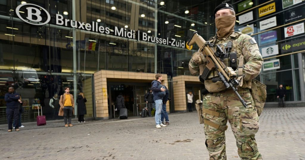 Un bărbat cu un Kalaşnikov a fost arestat în Gara Midi din Bruxelles
