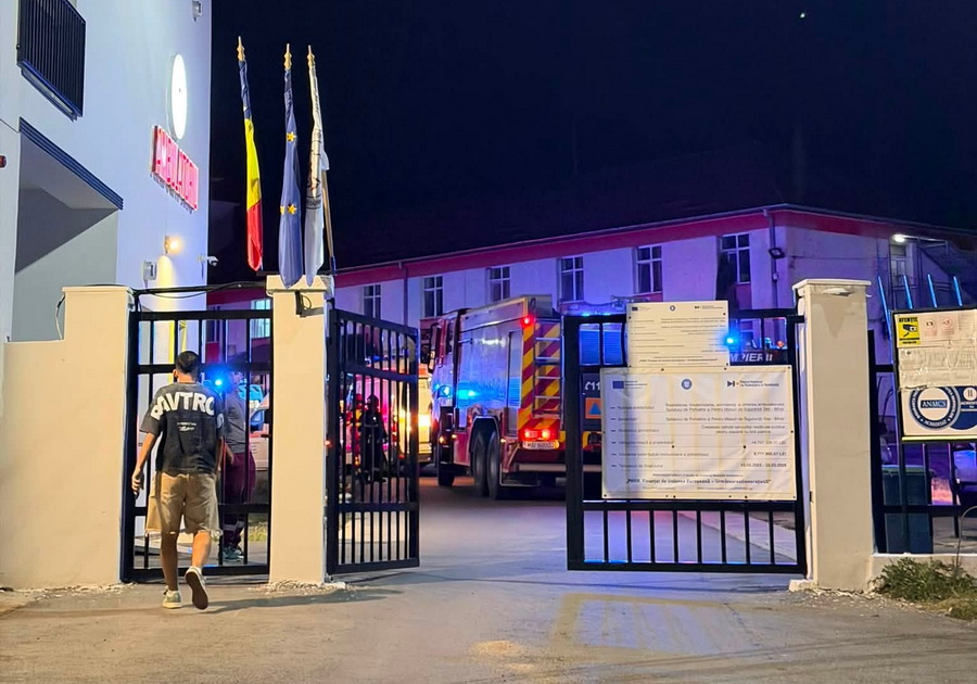 Incendiu la Spitalul de Psihiatrie Ștei. Pacienții ar fi dat foc unui salon