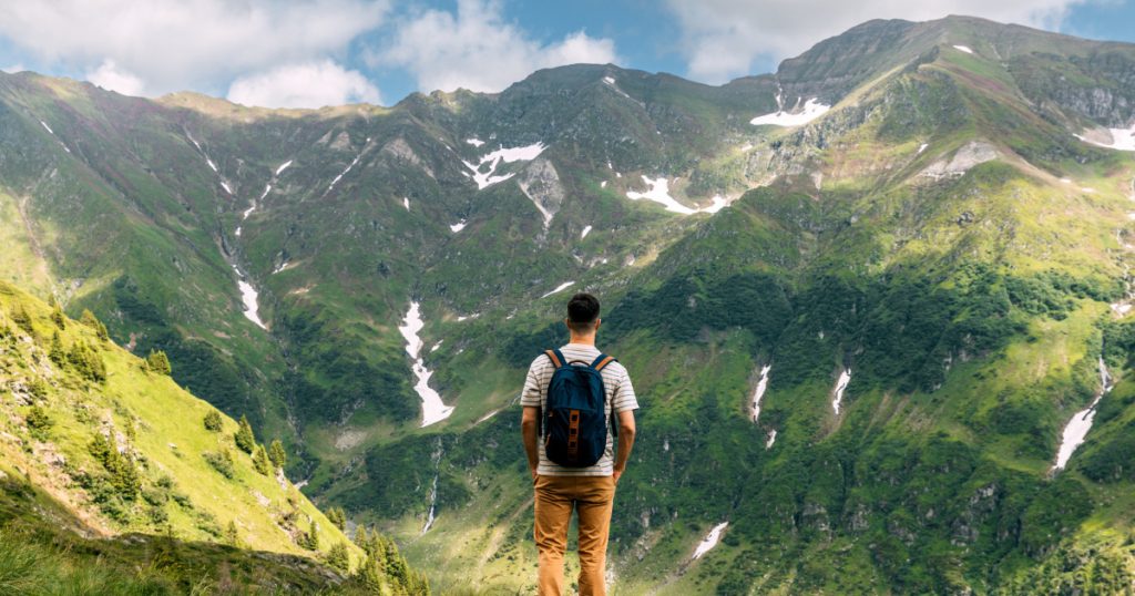 INS: Mai mulți turiști în România în iulie, dar bilanțul primelor șapte luni rămâne negativ