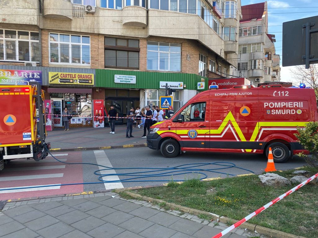 ALERTĂ în centrul Botoșaniului! Bagaj suspect, verificat de pirotehniști. Zona a fost închisă circulației – FOTO