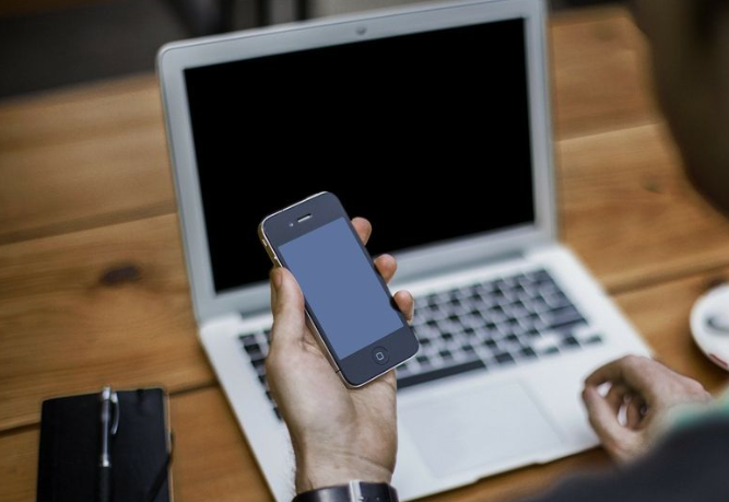 Toate școlile din Republica Moldova vor trece la catalogul electronic