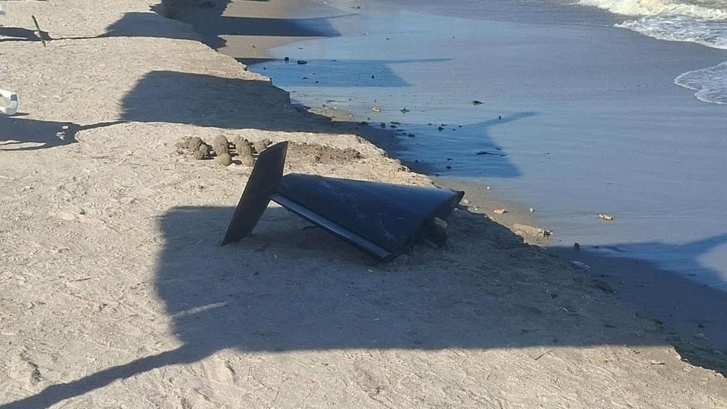 Un fragment de dronă, fără explozibil, a fost găsit pe plaja Modern din Constanța