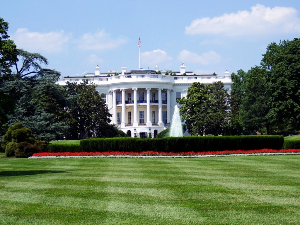 Casa Albă a lansat un site cu jocuri video care recreează unele dintre politicile lui Trump / Utilizatorii pot să construiască un zid de frontieră sau să urmărească oameni care încearcă să treacă graniţa
