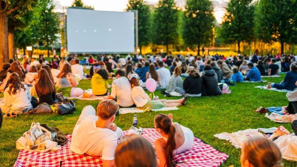 Final de vară cu romantism și muzică în Iulius Parc: „The Notebook” încheie Movie Nights după seri de film care au adunat peste 4.000 de clujeni