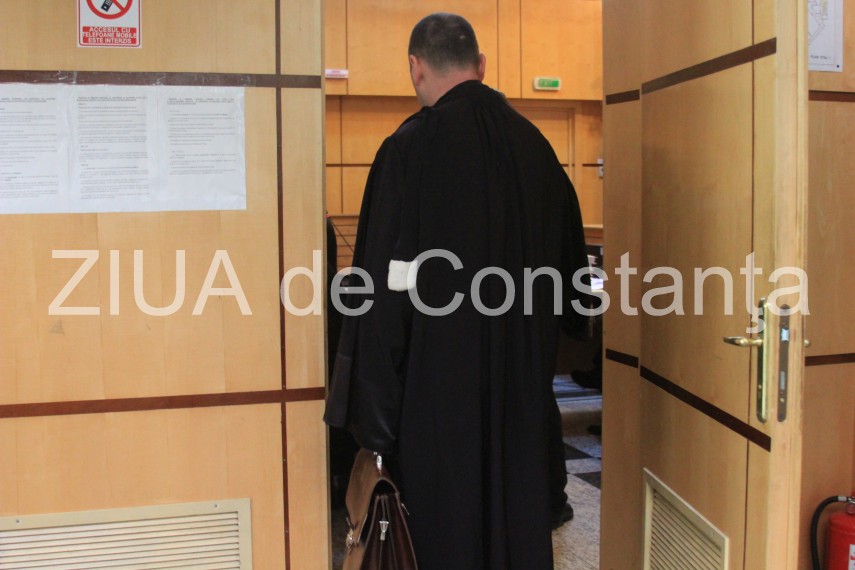 Ermil Chelariu, fost director general in CJC, si Rosu Adrian, de la Primaria Mangalia, asteapta pronuntarea Tribunalului Constanta intr-un dosar de coruptie