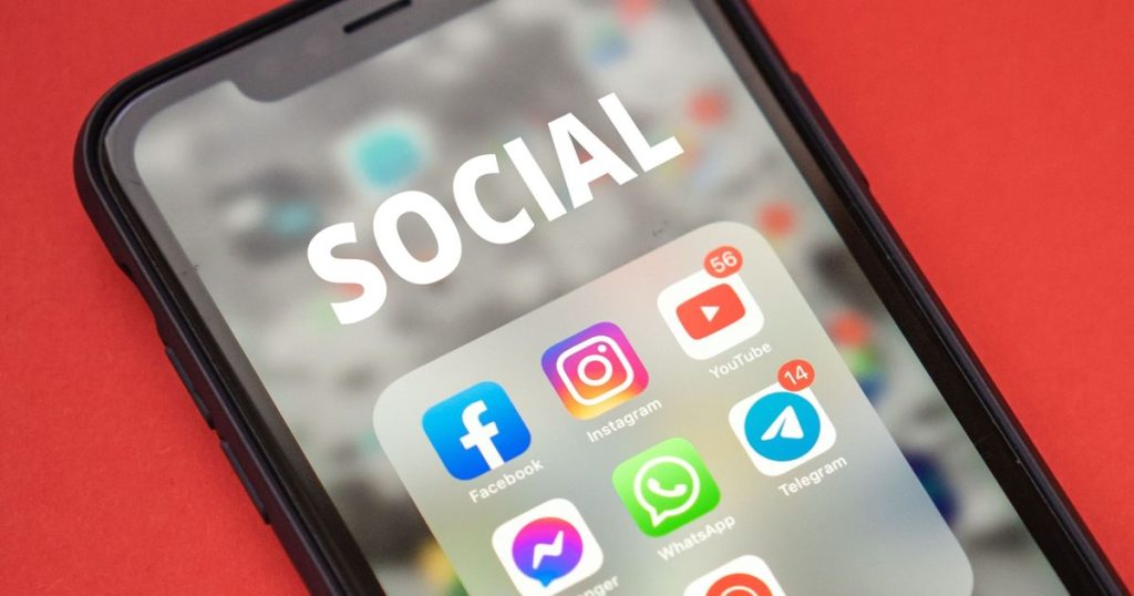 Meta limitează accesul adolescenților la rețelele sociale