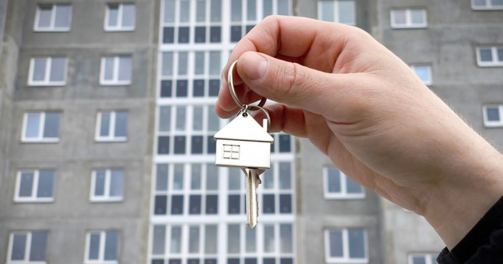 Apartament cu 3 camere, scos la licitație pentru aproximativ 22.800 de euro. Unde se află locuința din Capitală